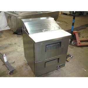 Table a salade avec 2 tiroirsTrue TSSN2708D2